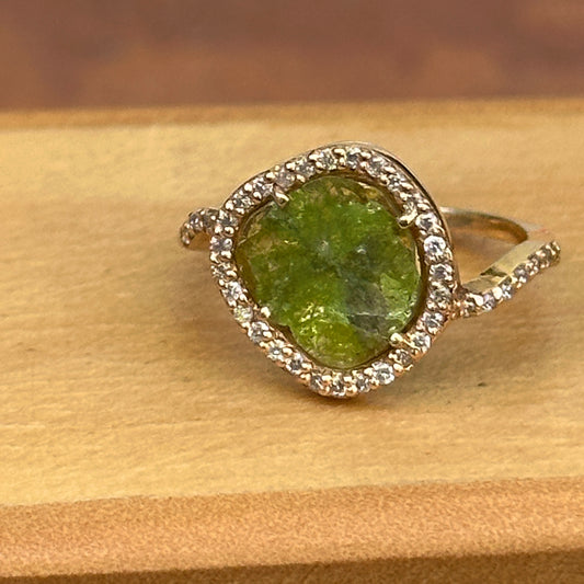 14KT Yellow Gold with Diamond Slice Geometric Green Diamond Ring