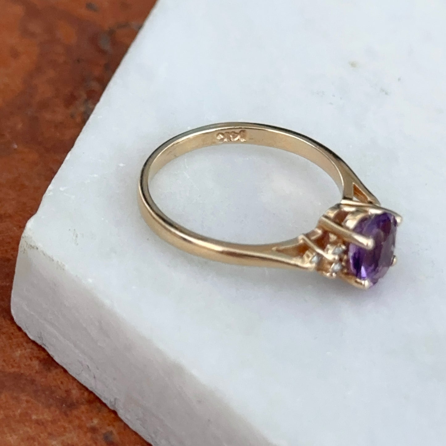 Estate 14K Yellow Gold Oval Purple Amethyst + Round Diamond Accent Ring