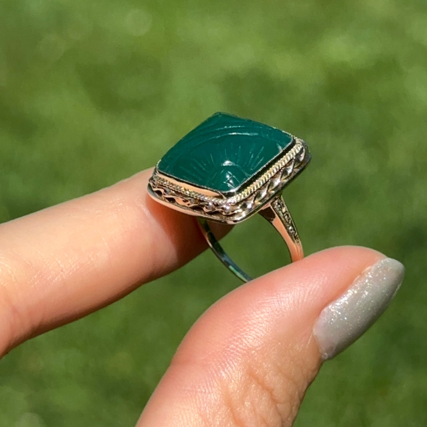 Estate 14KT Yellow Gold Carved Green Onyx Bezel Ring