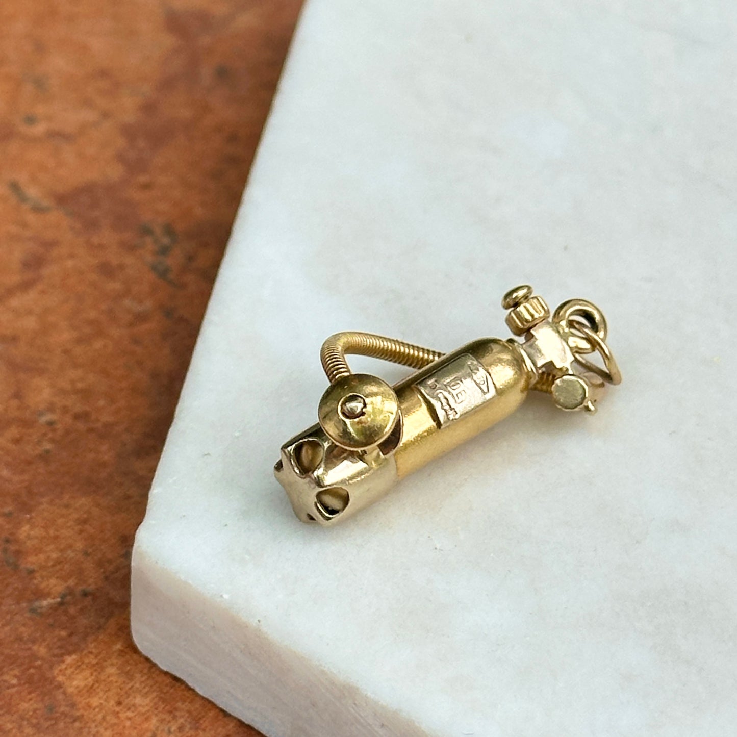 Estate 18KT Yellow Gold 3D Oxygen Tank Pendant