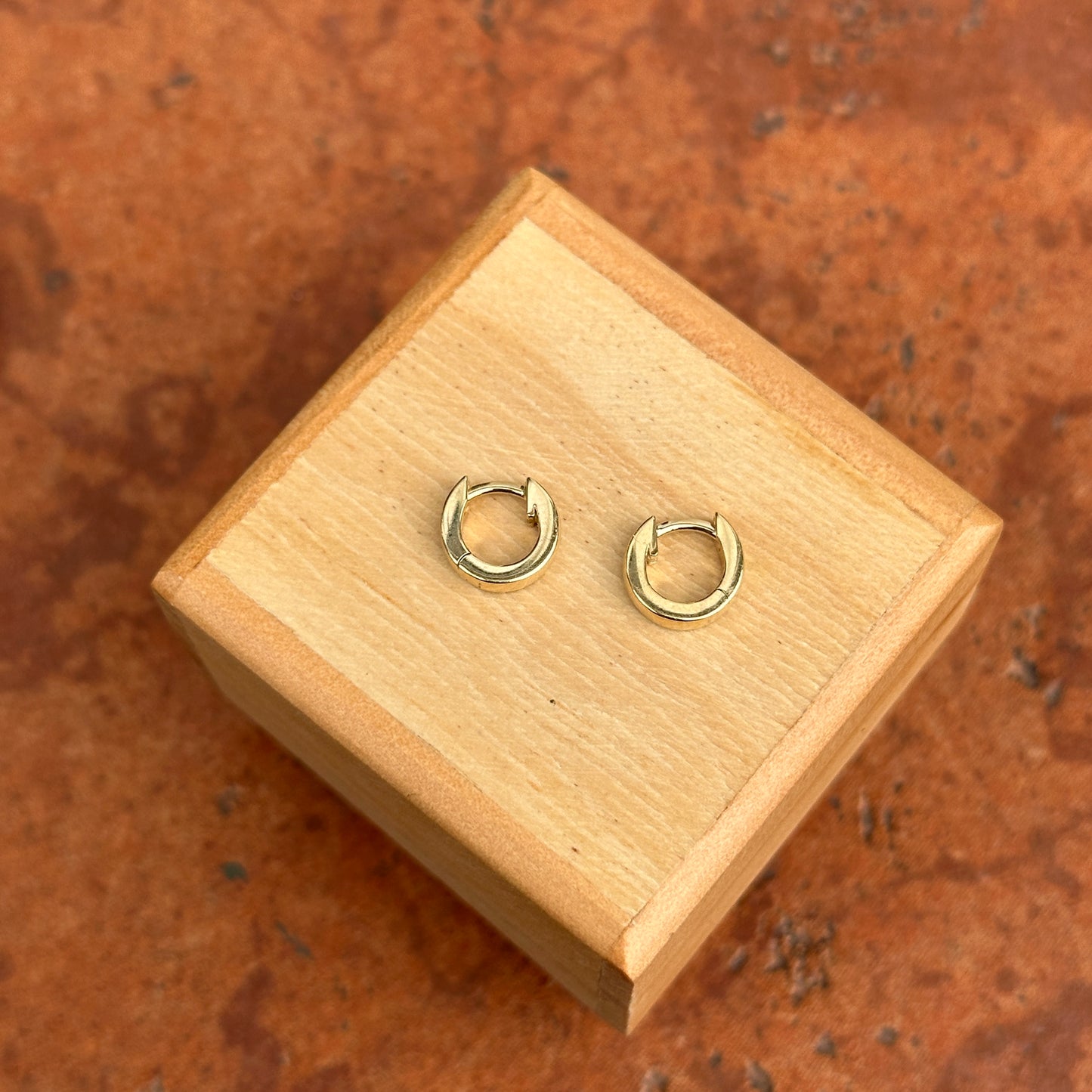 14KT Yellow Gold Solid Hinged Huggie Hoop Earrings 9.5mm