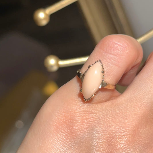 Estate 14KT Yellow Gold Cabochon Marquise Pale Coral Gemstone Ring