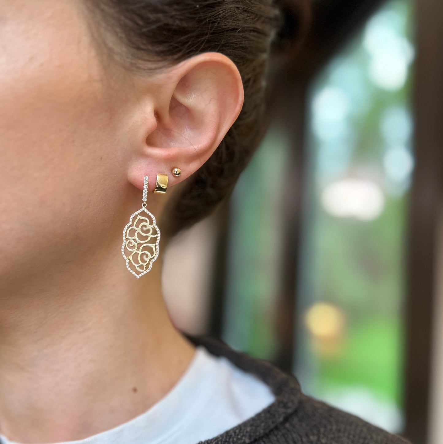 Estate 14KT Yellow Gold Filigree Floral Pave Diamond Earrings Dangle