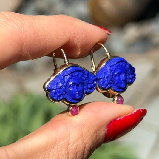 Estate 14KT Yellow Gold Polished Italian Carved Blue Lapis 3D Medusa + Cabochon Ruby Earrings
