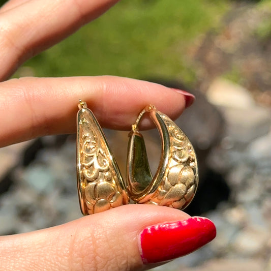 Vintage 14KT Yellow Gold Hoop Earrings Matte and Shiny Hollow Floral Design