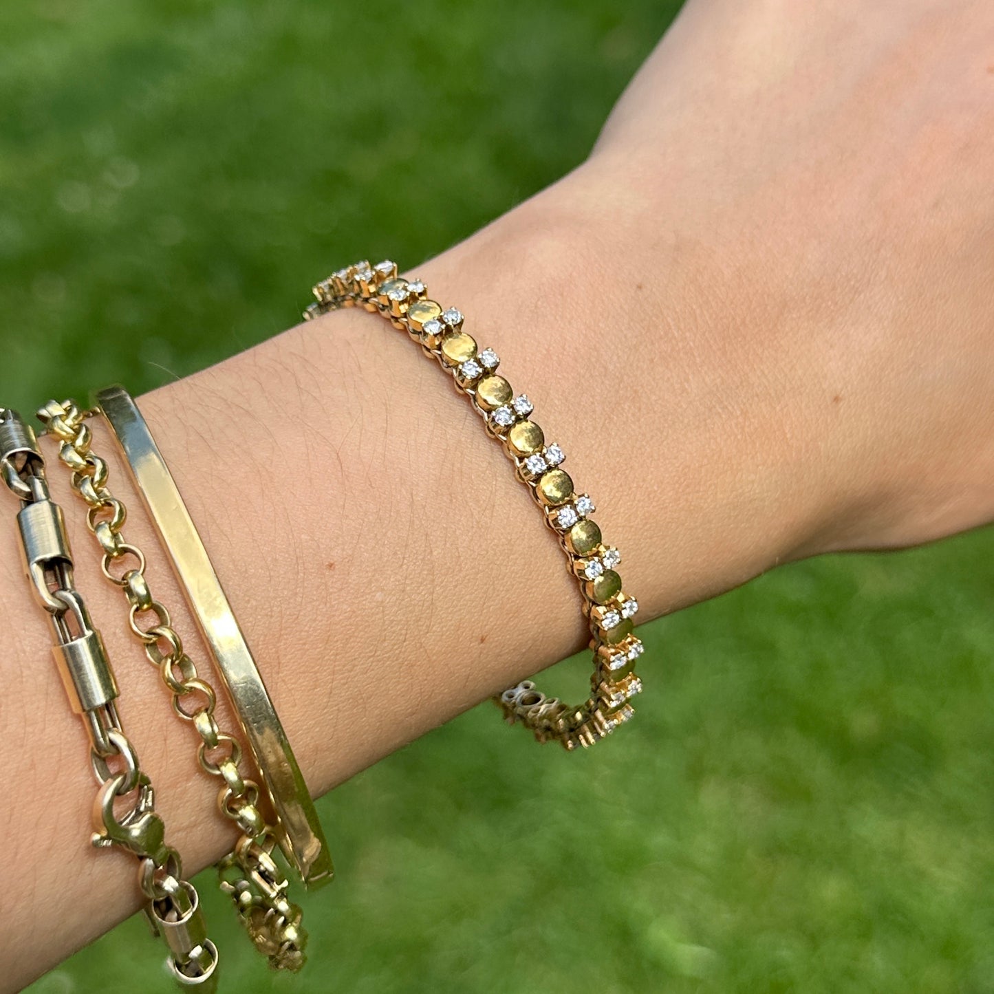 Estate 18KT Yellow Gold Round Diamond Circle Link Bracelet