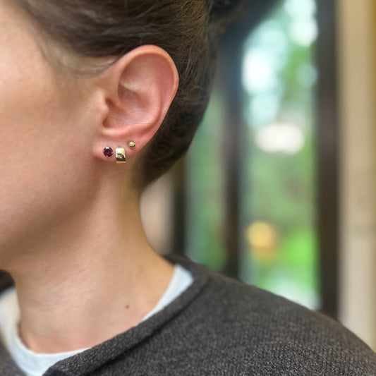 Estate 10KT Yellow Gold Garnet Post Earrings