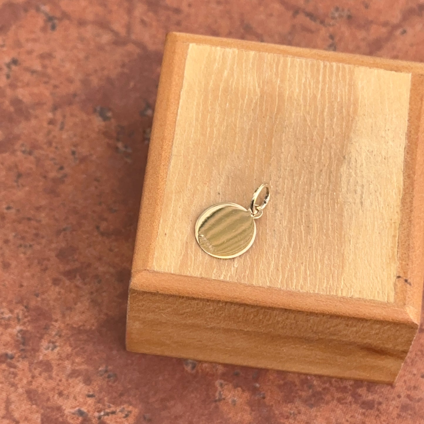 14KT Yellow Gold Solid Holy Communion Round Medal Pendant Charm 11mm