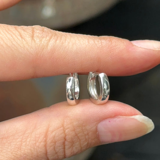 Sterling Silver Polished Huggie Hoop Earrings Small