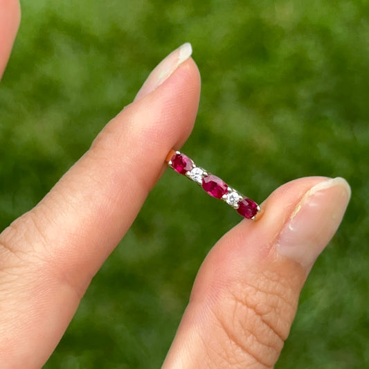 Estate 14KT Yellow Gold Oval Ruby + Round Diamond Band Ring