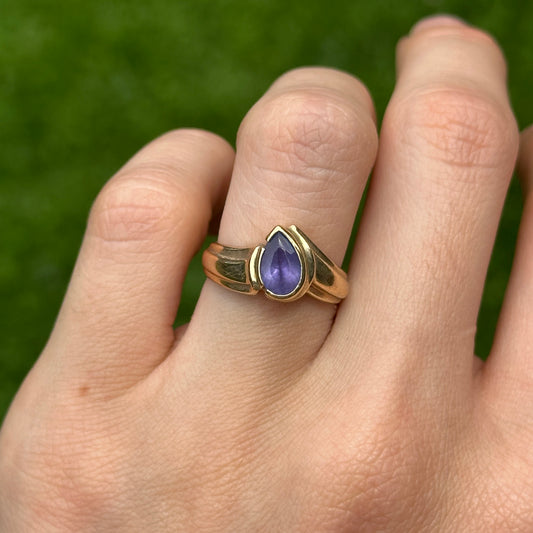 Estate 10KT Yellow Gold Faceted Teardrop Tanzanite Bezel Set Ring