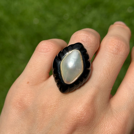 Estate 14KT Yellow Gold Marquise Mabe Pearl Bezeled + Carved Onyx Ring