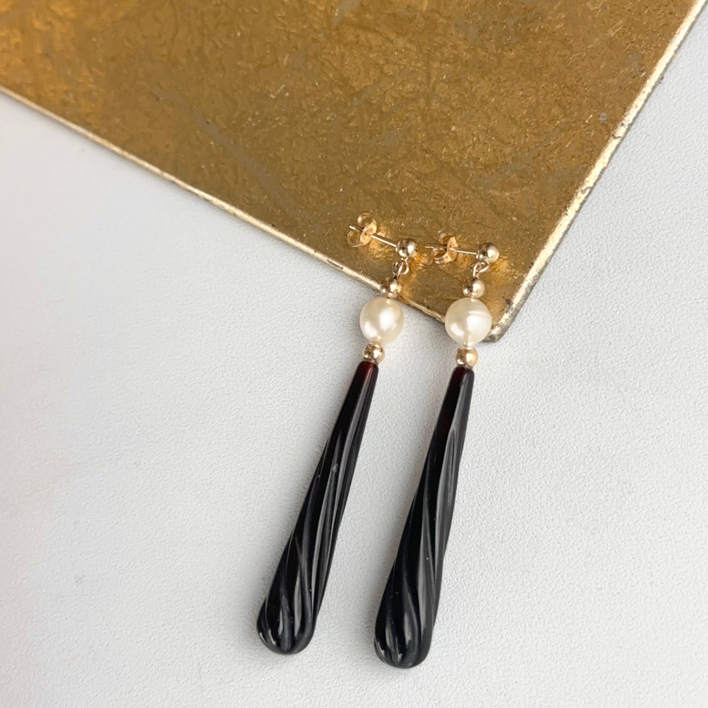 Estate 14KT Yellow Gold Long Teardrop Black Onyx + Cultured Pearl Earrings