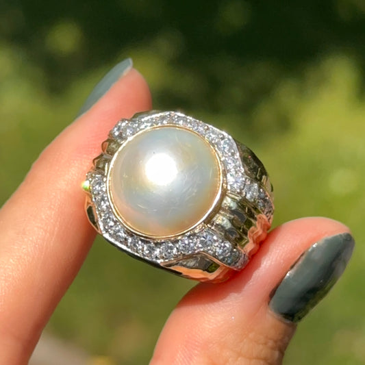Estate 14KT Yellow Gold Round Bezel Set Mabe Pearl + Diamonds Ring