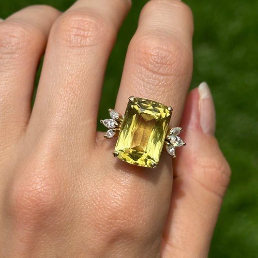 Estate 18KT Yellow Gold Emerald-Cut Golden Beryl Heliodor + Diamond Ring