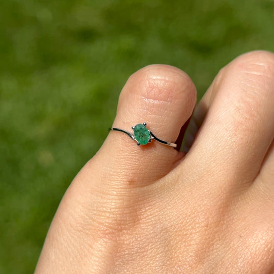 Estate 14KT White Gold Genuine Oval Emerald Bypass Ring