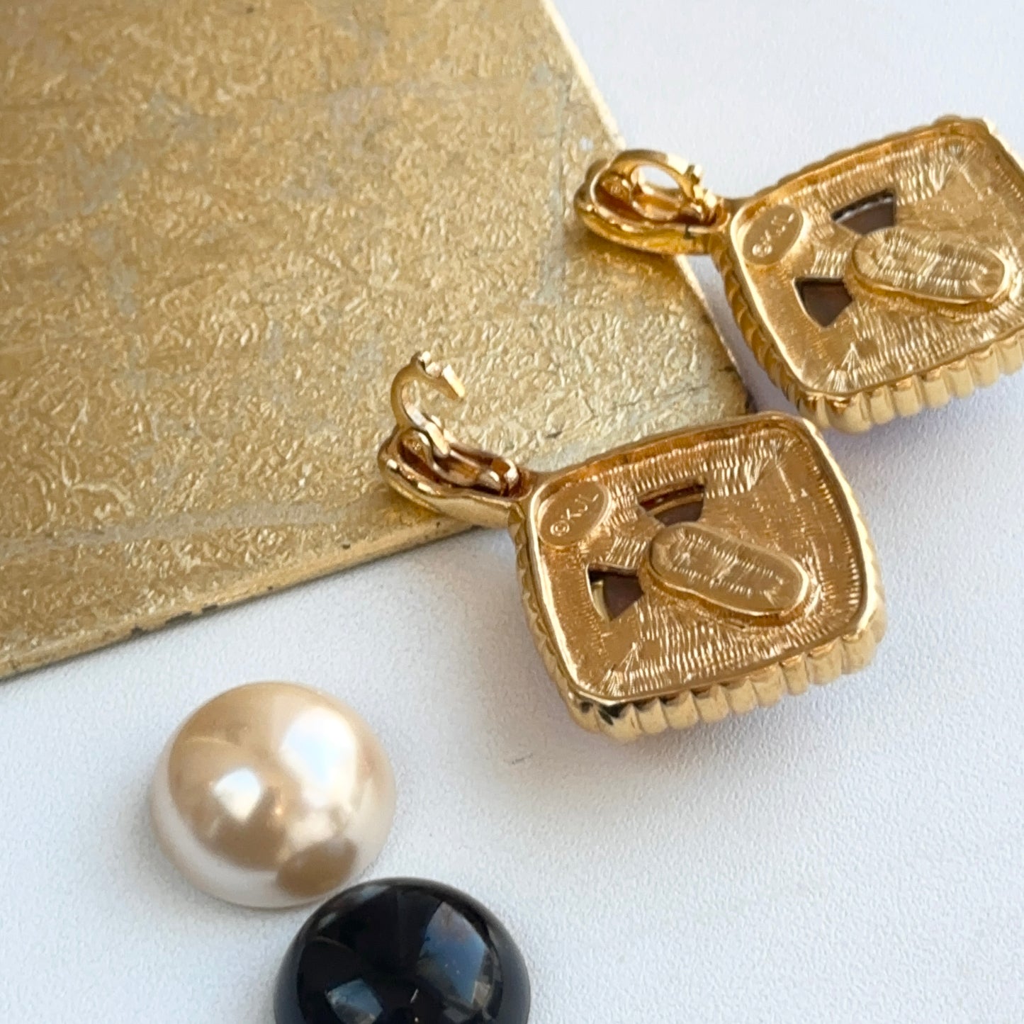 2 Yellow Gold-Plated Kenneth Jay lane Four Round Stones Interchangeable Pendants