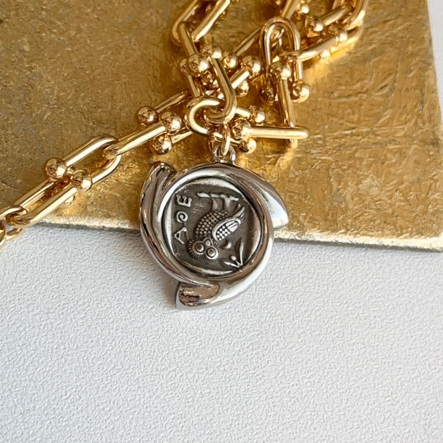 Estate Vintage Gold-Tone Chain Replica Roman Coin + White Stones Necklace 19"