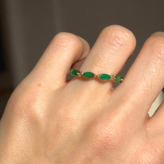 Estate 14KT Yellow Gold Marquise Emerald Eternity Band Ring Accent Ring