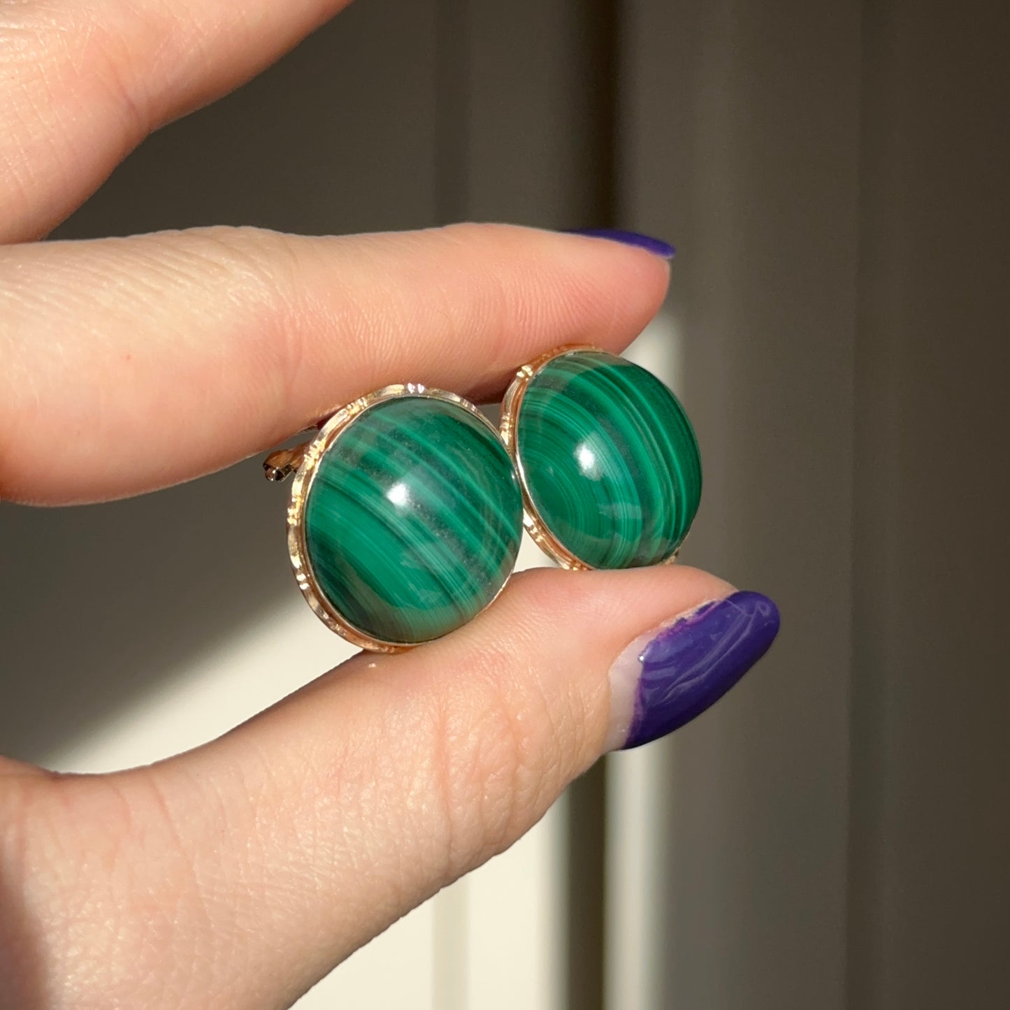 Estate 14KT Yellow Gold Round Cabochon Green Malachite Omega Earrings
