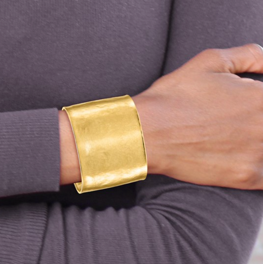 14KT Yellow Gold Hammered Cuff Bracelet 47mm