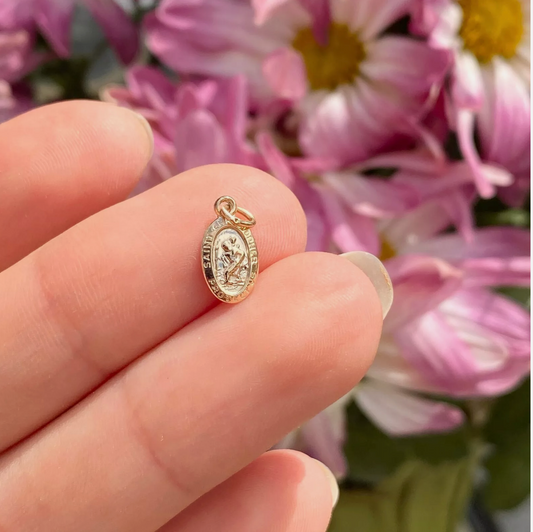 14KT Yellow Gold Oval St Christopher Medal Pendant Charm 13mm