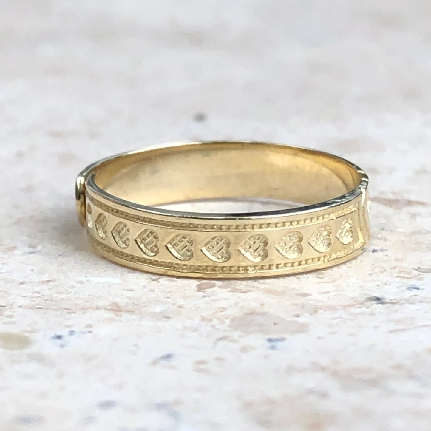 10KT Yellow Gold Embossed Patterned Hearts Toe Ring Adjustable