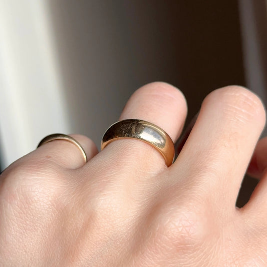 Estate 14KT Yellow Gold Rounded Wedding/ Cigar Band Ring