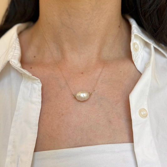 14KT Yellow Gold Fresh Water Baroque Pearl + Fine Singapore Chain 17''