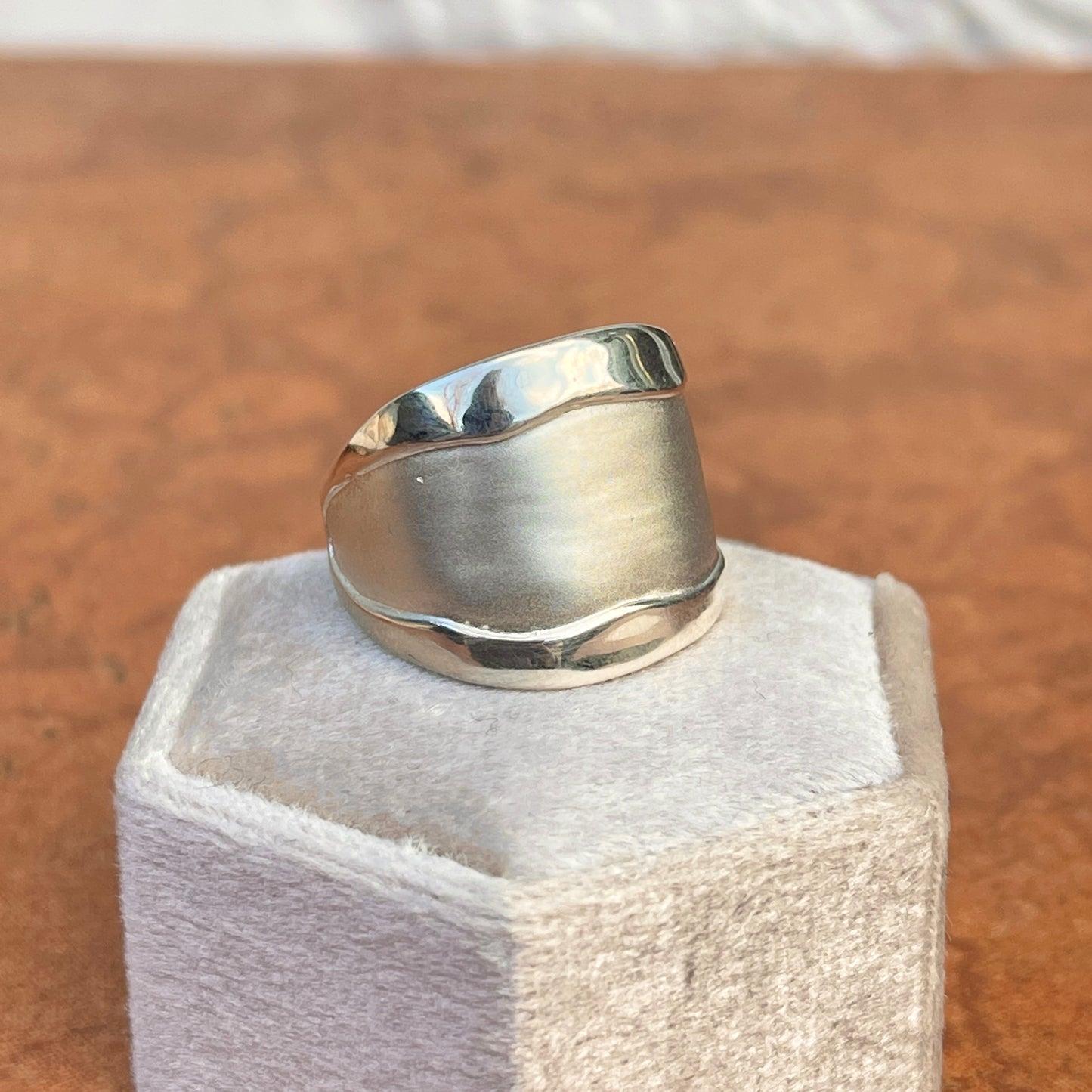 14KT White Gold Wide Artistic Polished + Matte Cigar Band Ring - LSJ