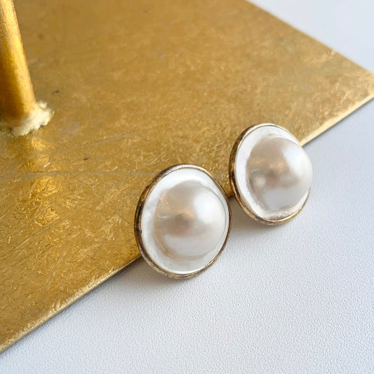 Estate Peter Brams 14KT Yellow Gold Blister Mabe White Pearl Omega Back Earrrings