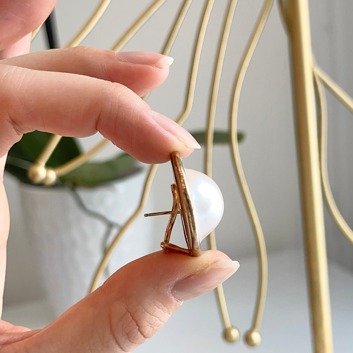 Estate Peter Brams 14KT Yellow Gold Blister Mabe White Pearl Omega Back Earrrings