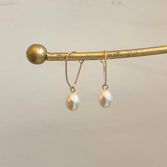 14Kt Yellow Gold Oval Freshwater Pearl Wire Drop Earrings