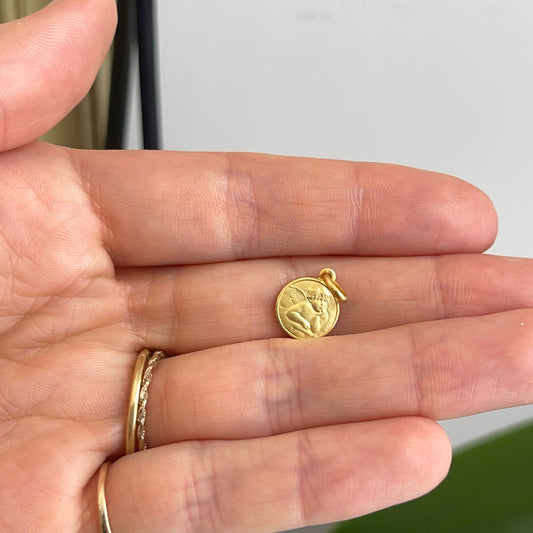 18KT Yellow Gold Matte Baby Angel Raphael Medal Pendant Charm 10mm
