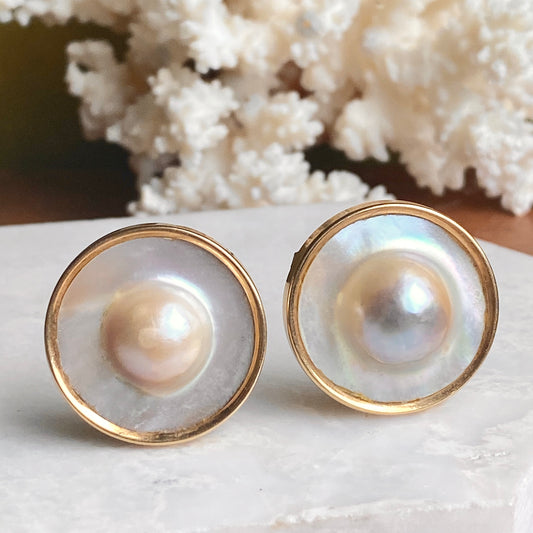 Estate 14KT Yellow Gold Blister Mabe Pink Pearl Clip-On Round Earrings, Estate 14KT Yellow Gold Blister Mabe Pink Pearl Clip-On Round Earrings - Legacy Saint Jewelry