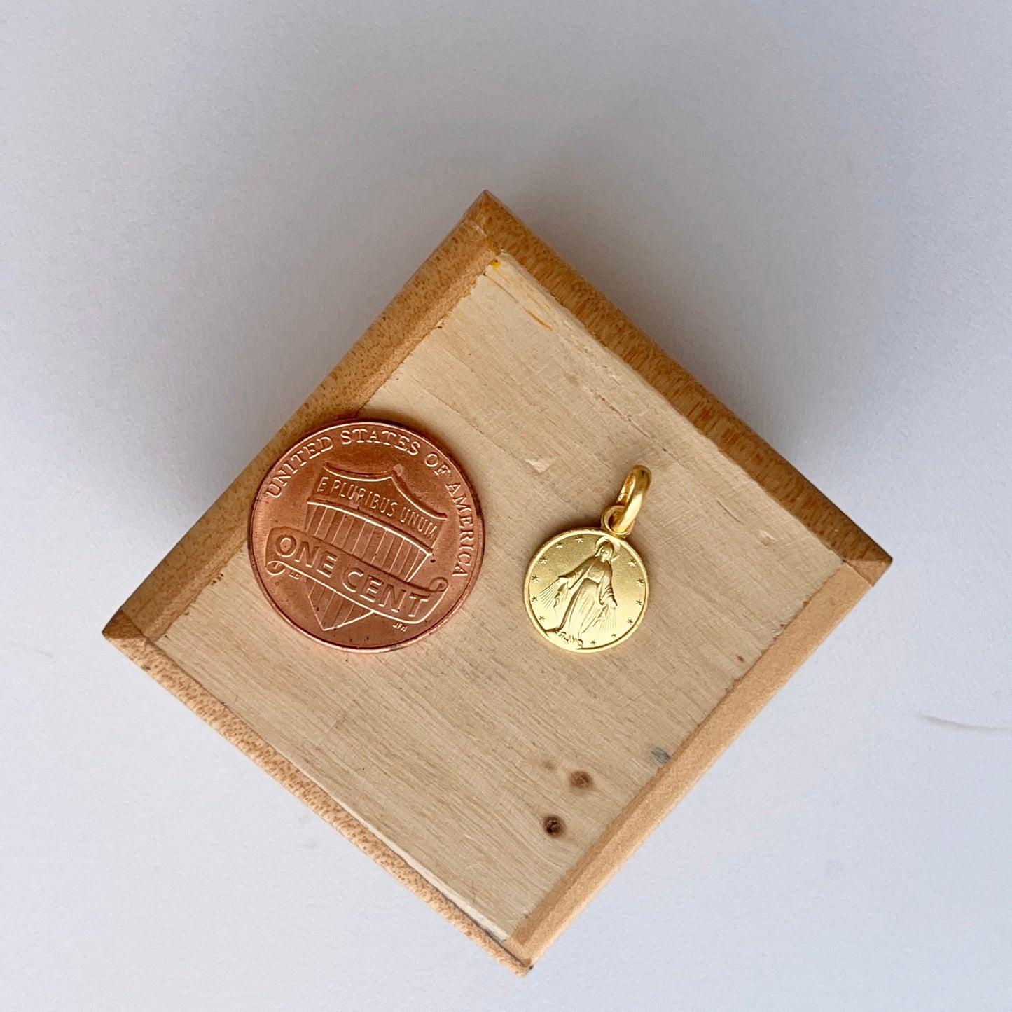 14KT Yellow Gold Matte Miraculous Medal Pendant Charm 10mm