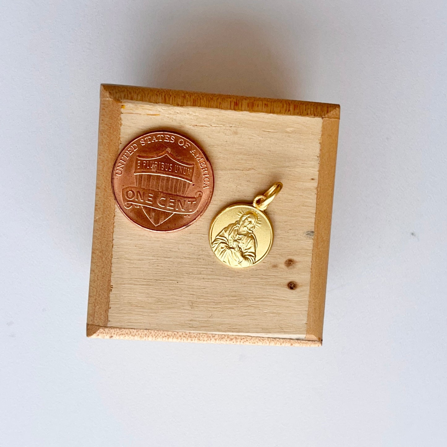 14KT Yellow Gold Matte Sacred Heart of Jesus Medal Pendant Charm 12mm