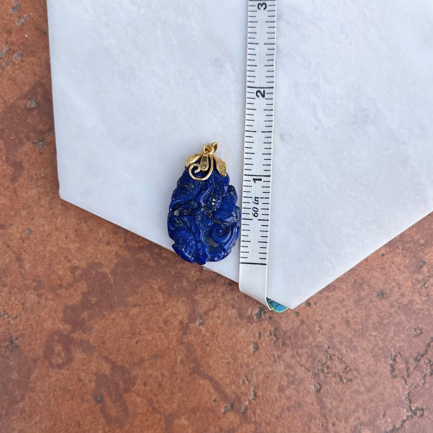 Estate 14KT Yellow Gold Filigree Carved Blue Lapis Pendant - LSJ