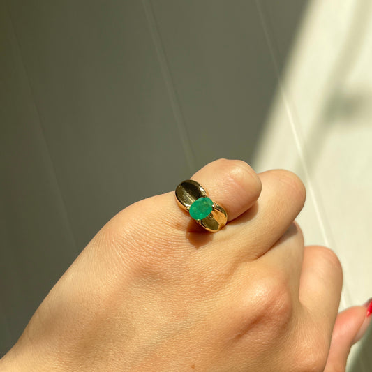 Estate 14KT Yellow Gold Oval 1.00 CT Emerald Concave Wide Band Ring
