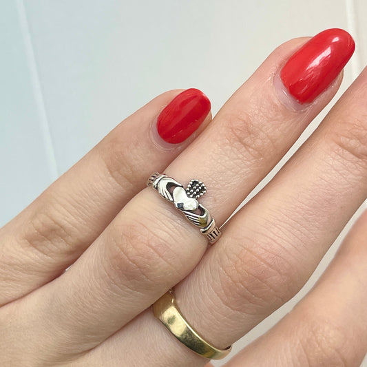 Sterling Silver Antiqued Claddagh Celtic Toe Ring