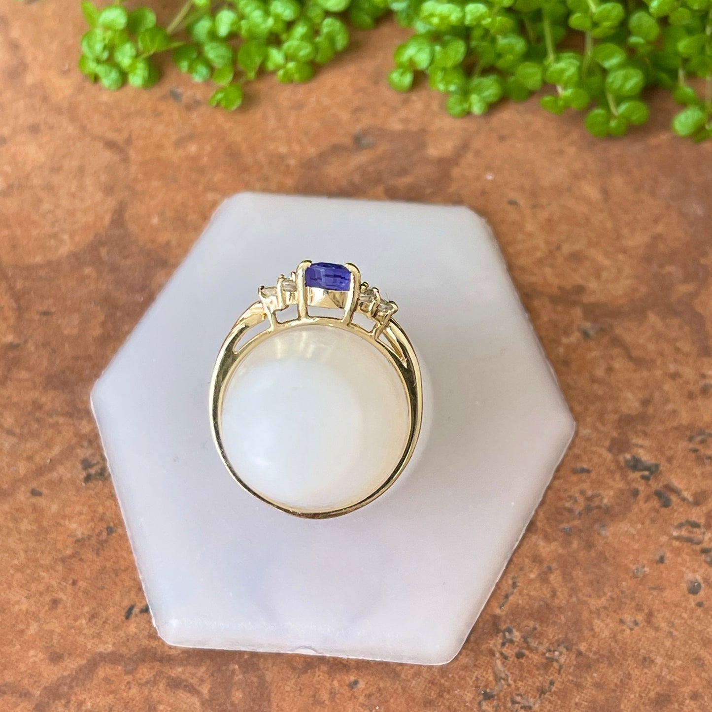 Estate 14KT Yellow Gold Oval 2.00 CT Tanzanite + Diamond Accent Ring
