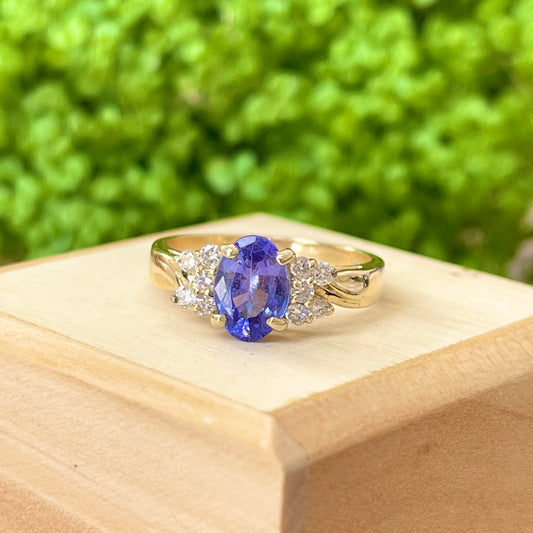 Estate 14KT Yellow Gold Oval 2.00 CT Tanzanite + Diamond Accent Ring