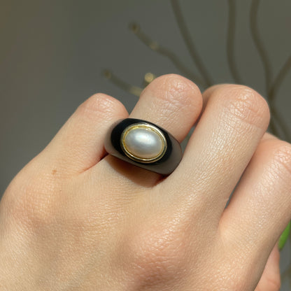 Estate 14KT Yellow Gold Black Onyx + Mabe Pearl Dome Ring
