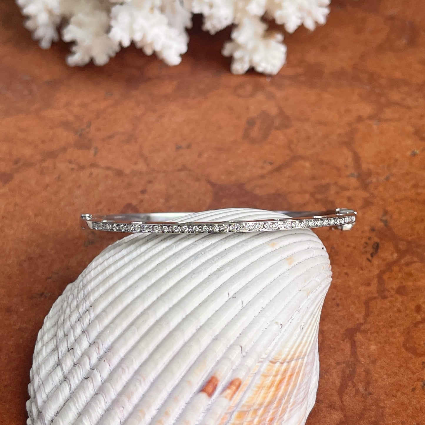 Estate 18KT White Gold 1.00 CT Pave Diamond Hearts Design Bangle Bracelet