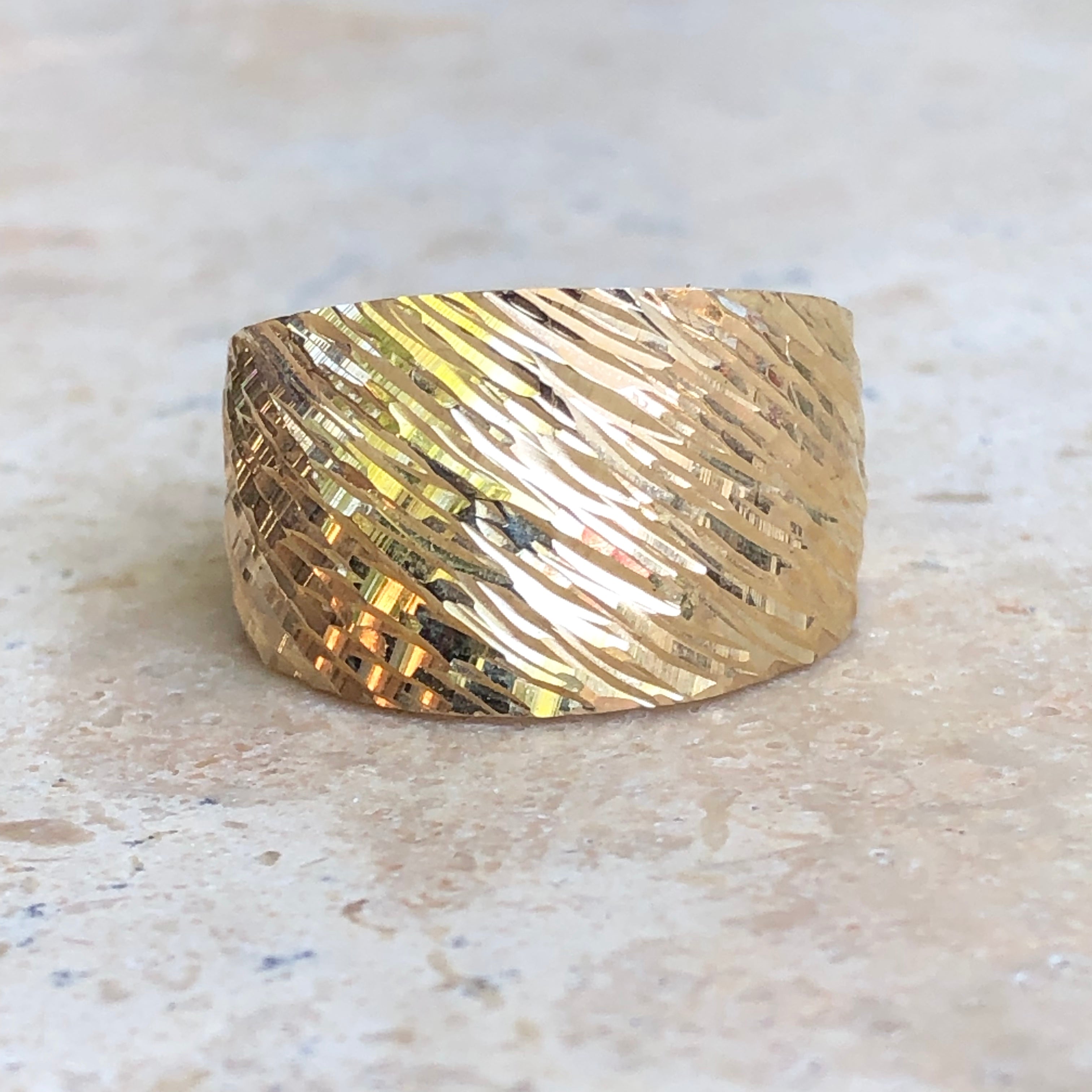 14kt Yellow Gold Wide Artistic Design Cigar Diamond Cut Band Ring Lsj