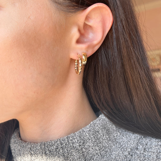 14KT Yellow Gold Polished Twisted 3mm Tube Hoop Earrings 20mm