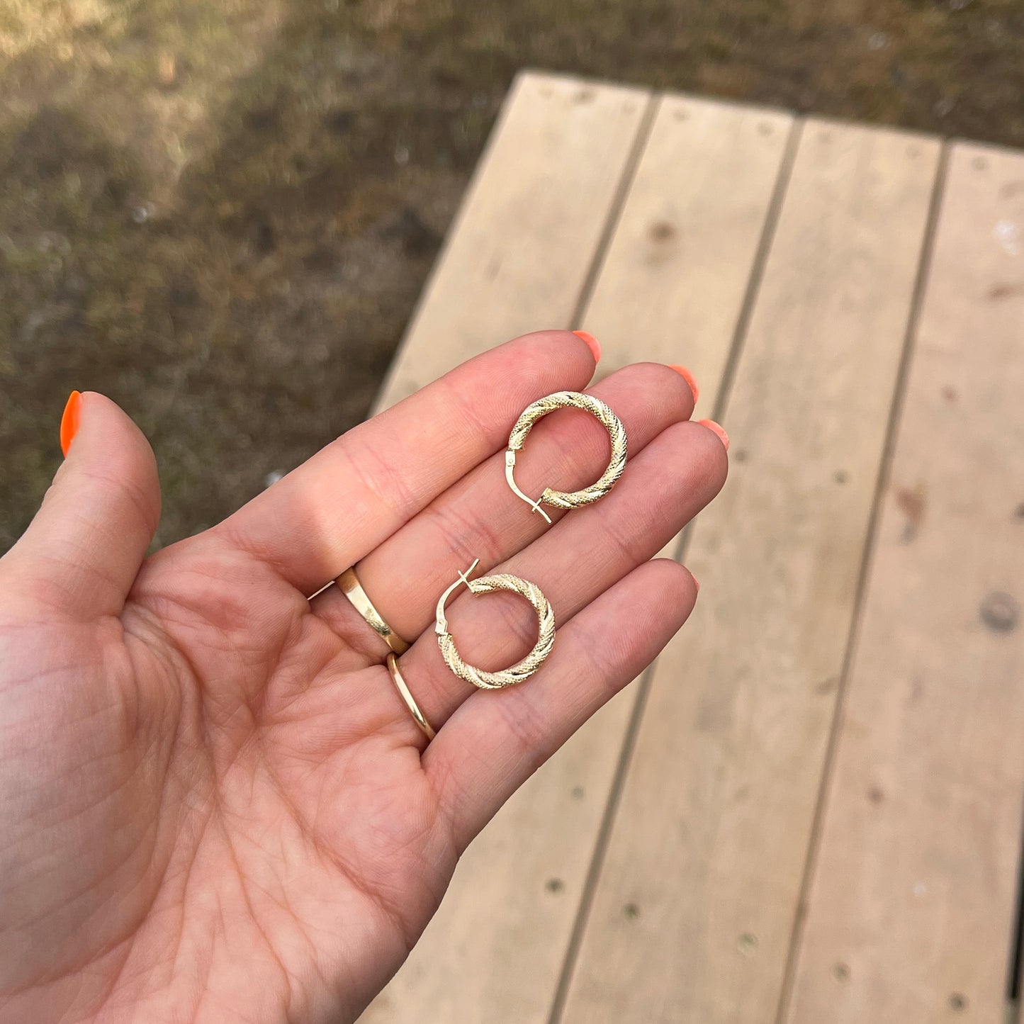 14KT Yellow Gold Twisted + Textured 3mm Tube Hoop Earrings 21mm