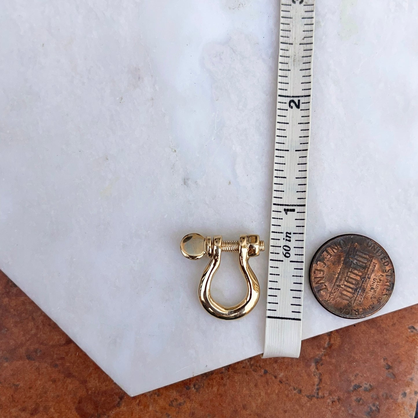14KT Yellow Gold 3D Large Shackle Screw Pendant