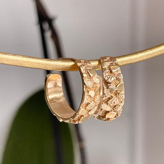 Estate 14KT Yellow Gold Nugget Tapered Hoop Earrings
