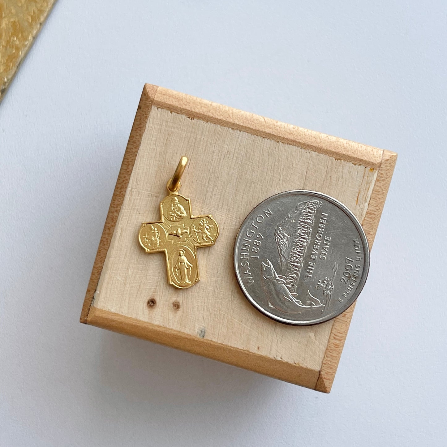 14KT Yellow Gold Matte Four Way Cross Medal Pendant - LSJ